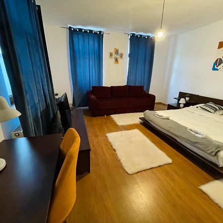 Londof Housing City Center Brasov Apartamento Exterior foto