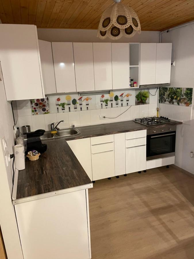 Londof Housing City Center Brasov Apartamento Exterior foto