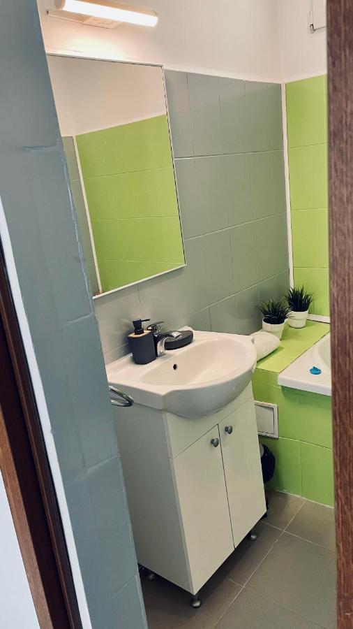 Londof Housing City Center Brasov Apartamento Exterior foto