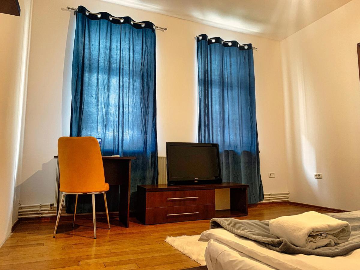 Londof Housing City Center Brasov Apartamento Exterior foto