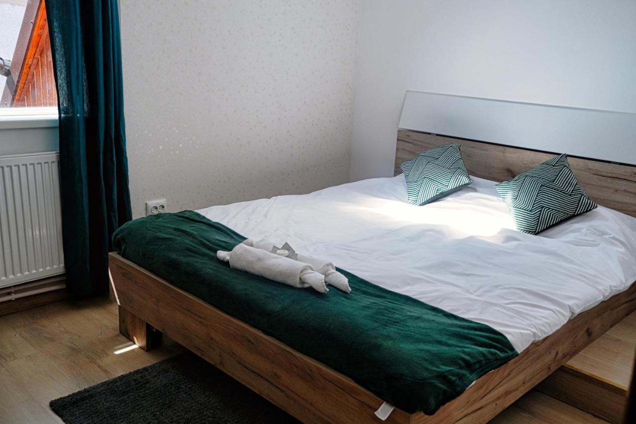 Londof Housing City Center Brasov Apartamento Exterior foto