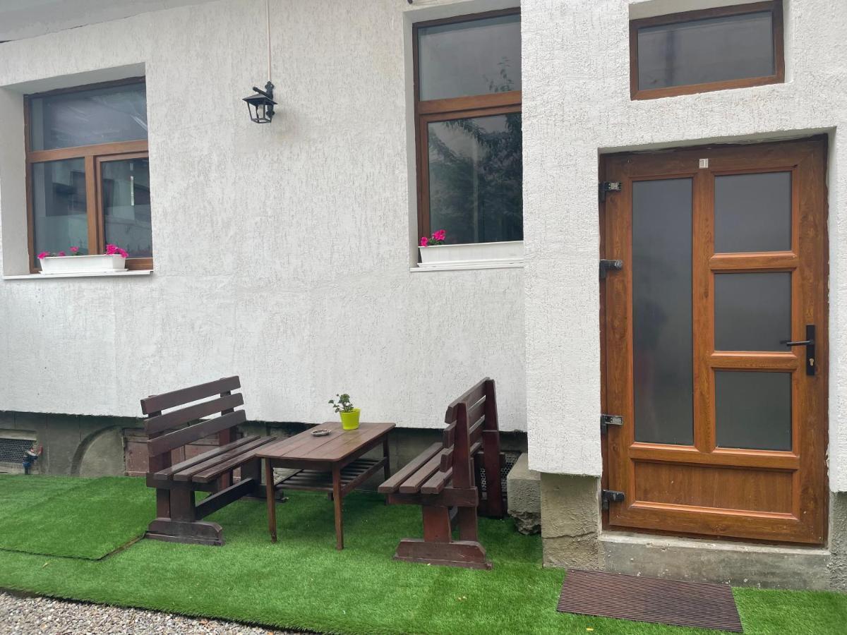 Londof Housing City Center Brasov Apartamento Exterior foto