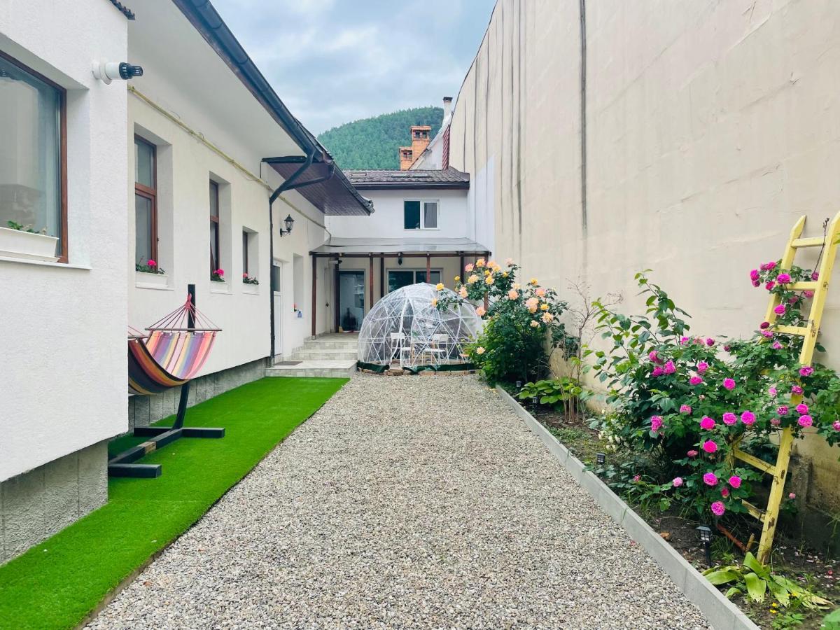 Londof Housing City Center Brasov Apartamento Exterior foto