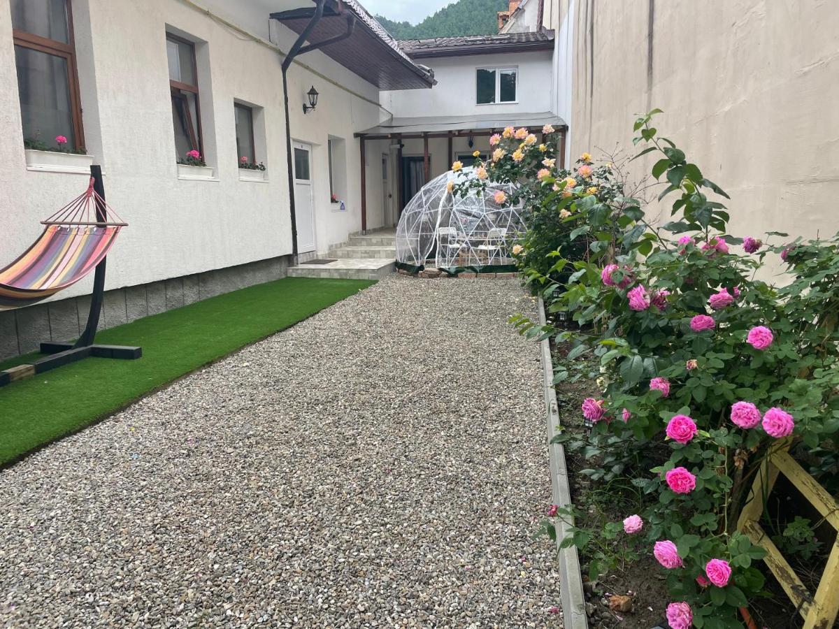 Londof Housing City Center Brasov Apartamento Exterior foto